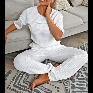 Zipper Detail Tee & Sweatpants